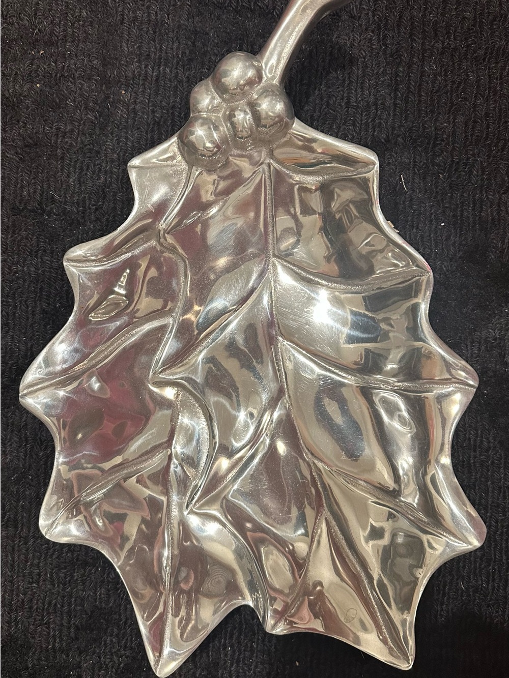 Mariposa 16 × 10 Leaf Tray 2001
- 2.5 Ib Platter Bowl Dish